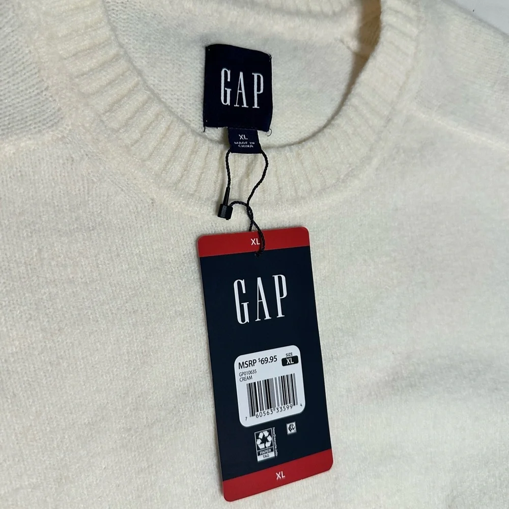 GAP‎ Men's Classic Cream Crewneck Sweater